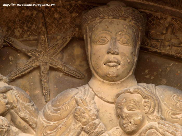 DETALLE DE LA VIRGEN Y EL NIÑO